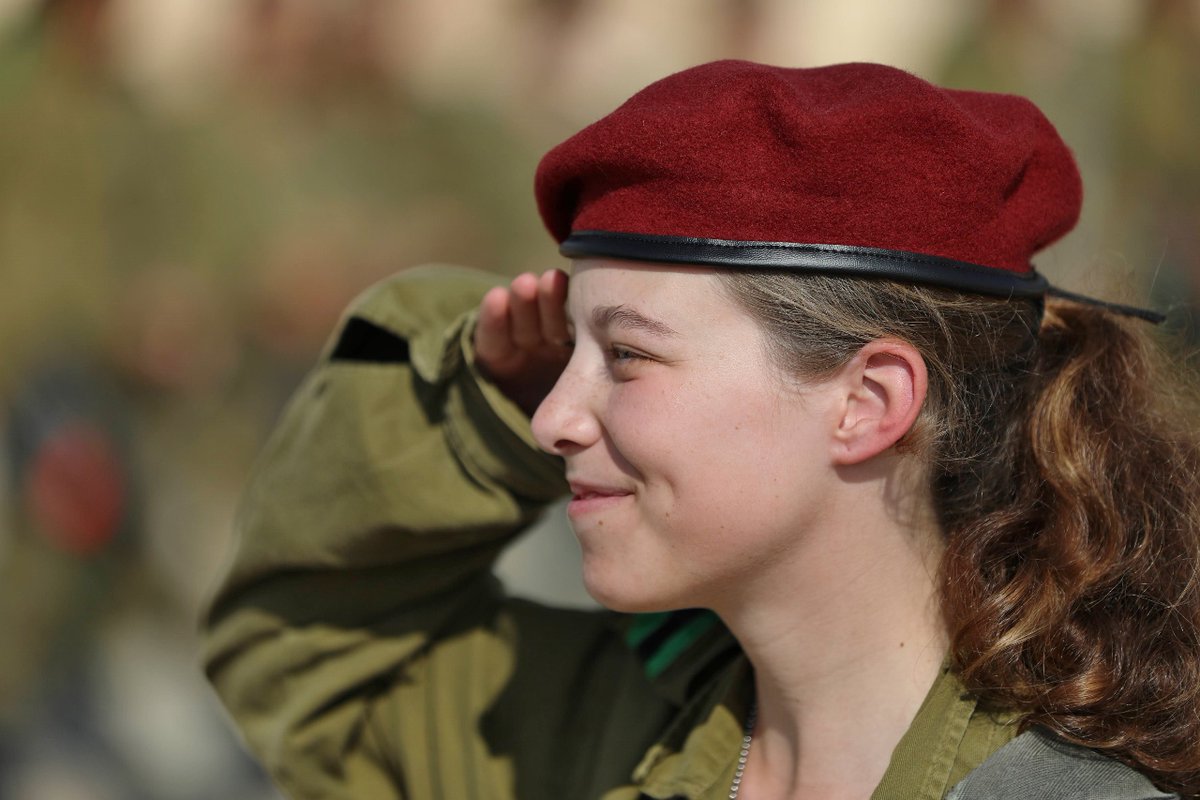 liorz's tweet photo. מצדיע לבת שלי https://t.co/63rten4MvC