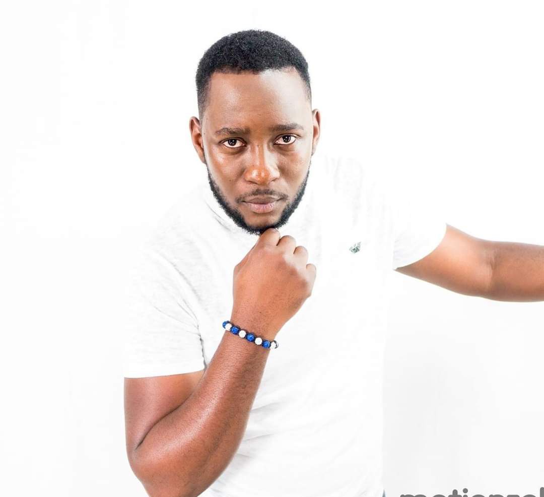 Shicorrigan's tweet photo. Hello #ZedTwitter

Meet @JaeMacBeatz" a Zimbabwean🇿🇼 producer behind #Beenthroughalot show some love ❤️.

While at it... Check out the song if you haven't👇🏾 🔥🔥.
https://t.co/LF6iMlRnGR https://t.co/Q0zjMfYPnS