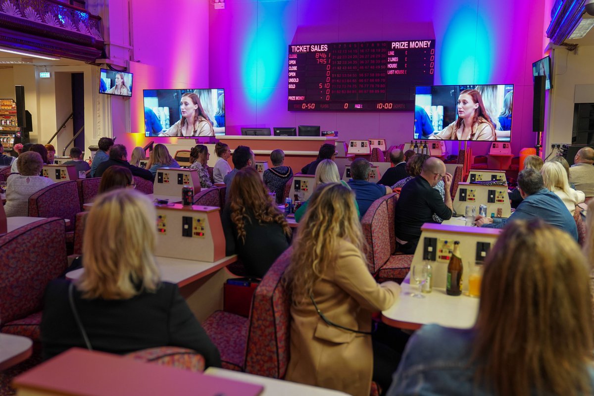 BBCWalesPress's tweet photo. To launch the new series of Full House @BBCRadioWales' @wynneevans joined the stars of the show at Judges Bingo in Tonypandy for a night to remember.  

Don't miss the first episode 
📅 23.09.22 at 8.50pm
📺 @BBCOne Wales and @BBCiPlayer https://t.co/Ne7VlnQppW