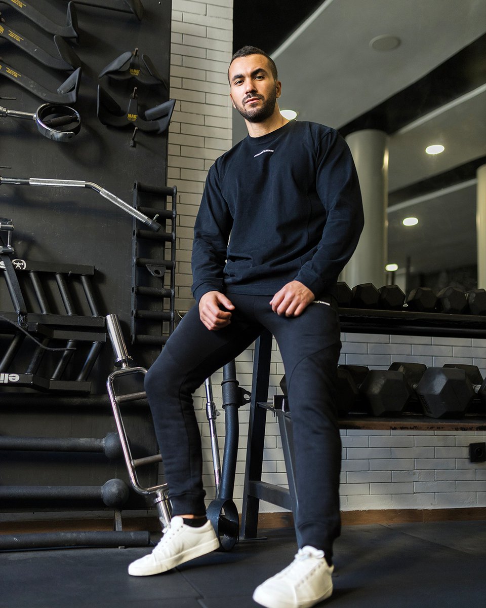 StrongandSavage's tweet photo. Week-end fit sorted 🔥 Any all-black lovers ? ✋

#StrongAndSavage #allblack #weekendfit #gymfit #gym #blacksets #gymwear #ootd #workout #training #train #bodybuilding #usa #fitness #usfitness #hardwork #gymootd https://t.co/OZkwUELFTP