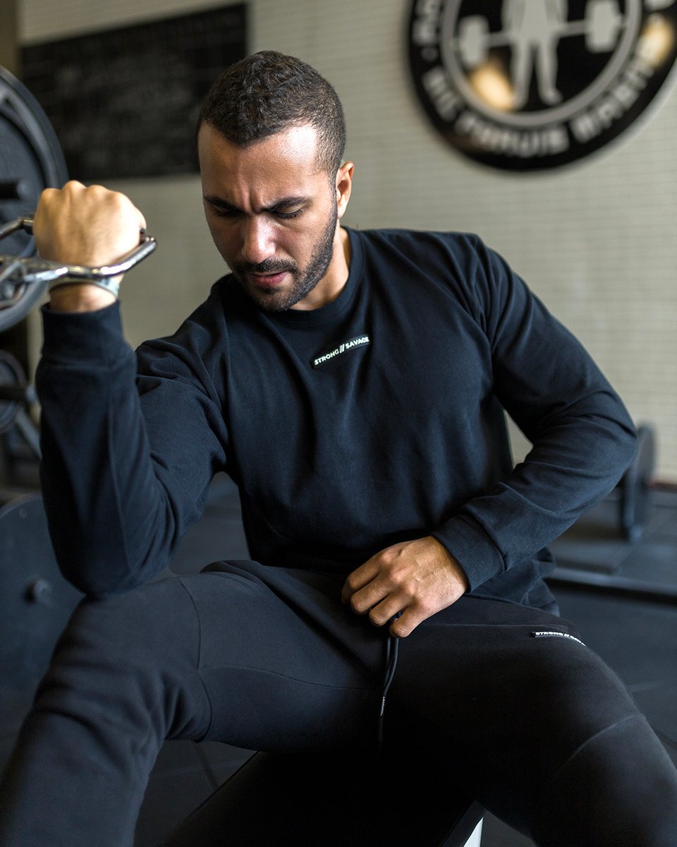 StrongandSavage's tweet photo. Week-end fit sorted 🔥 Any all-black lovers ? ✋

#StrongAndSavage #allblack #weekendfit #gymfit #gym #blacksets #gymwear #ootd #workout #training #train #bodybuilding #usa #fitness #usfitness #hardwork #gymootd https://t.co/OZkwUELFTP
