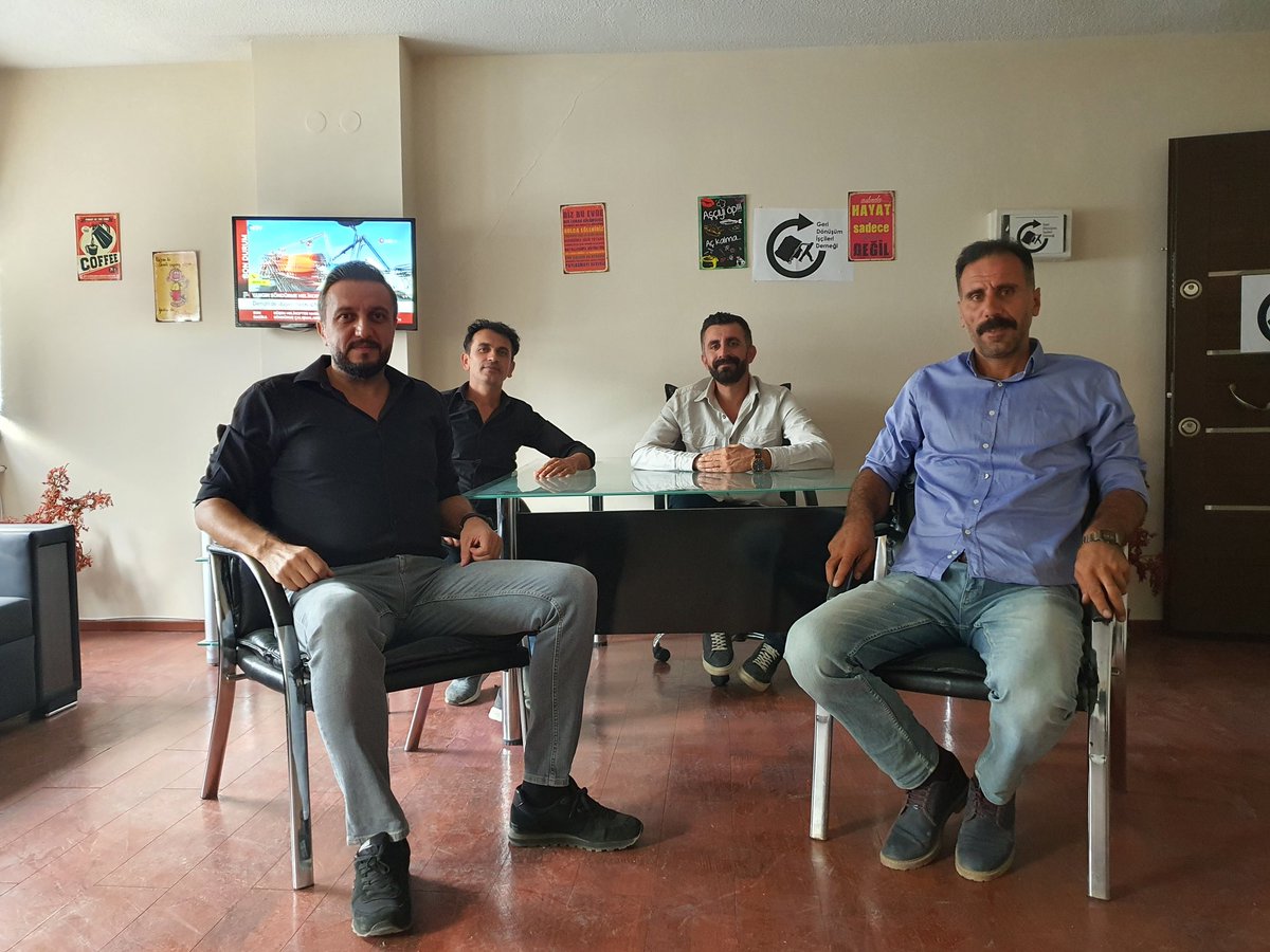 atikkagit's tweet photo. Herkese merhabalar...
Ankara'da faaliyet gösteren Geri Dönüşüm İşçileri Derneği'miz yeni yerine taşındı.
Adresimiz: Karanfil Sokak, Zafir İş Merkezi, Kat 5, No: 88 Kızılay.
Olurda yerimizde yoksak, iletişim için Başkanımız Hacı Karaman'dan ulaşabilirsiniz.
Telefon: 0541 890 62 30 https://t.co/oec73RsiwI