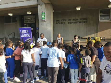 NYPD113Pct's tweet photo. Yesterday's 113 Pct Outdoor Library was a success!! Lena's Library, Jamaica Partnership and many more donated books! Be on the look out for next month's Outdoor Library and Queens Library will be giving out Library cards!  #OutdoorLibrary #PBQS #FreeBooks  #EducationIsKey https://t.co/Utq5Hz51Wg