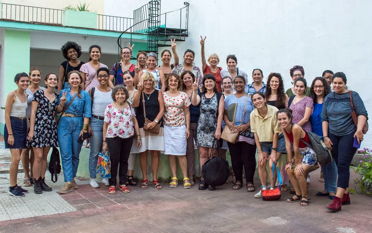 brujaspcf's tweet photo. 💜 Ayer, Mujeres en las transformaciones populares. Nos reunimos, nos unimos e intercambiamos experiencias, pensamos y nos pensamos. Ayer crecimos un poco más.
Primeras postales de este primer #DiálogosDeGénero

📷 @majomina 

#MilitanciaCultural #feminismos https://t.co/7yYfSgRWim