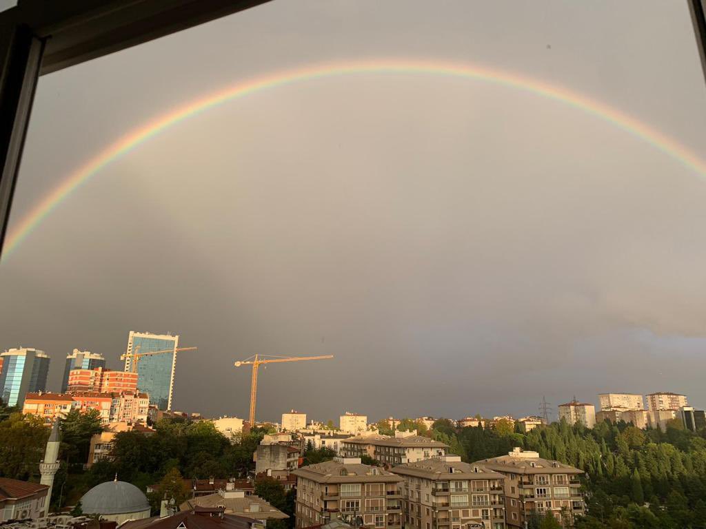 Today a beautiful rainbow appeared in the skies of Istanbul. It was visible to everyone. For me rainbows are kind of miraculous and a gigantic one showing up today is truly a sign that miracles do happen and that we shouldn’t stop believing in them ❤️🙏 @Sinaminamel