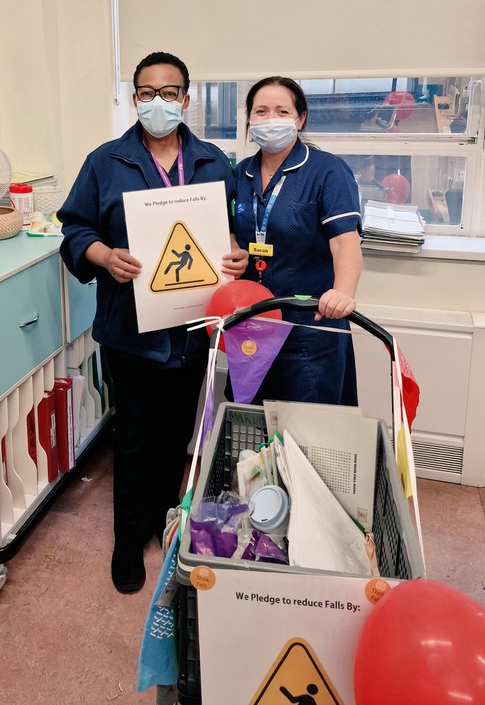 SarahE_NHS's tweet image. Ward safari's this afternoon for #fallpreventionweek @WhippsCrossHosp. Our safari took us to Hope, Peace and Elizabeth wards. Bedside 🛌 teaching and lots of engagement for #fallspledges 
Day 3 has been very busy I have done over 8000 steps!