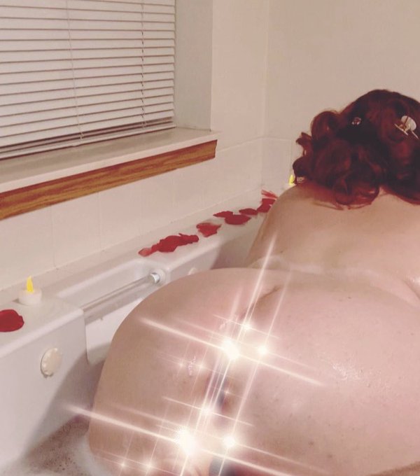 My hottest soapy bathtub video just dropped on my premium AND my premium page is only $3?!? You won&rsquo;t