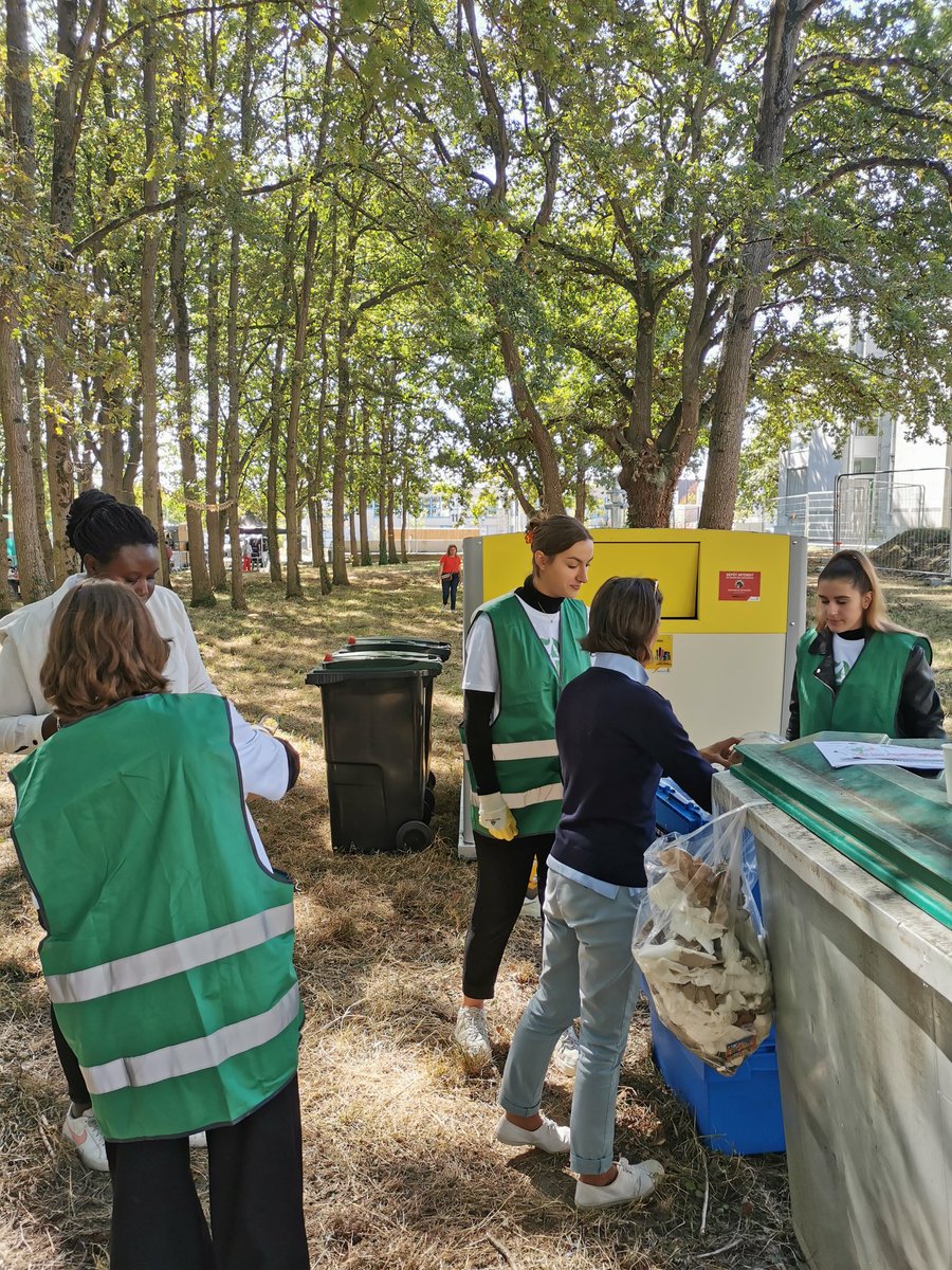 Coussin Caroline tweet media