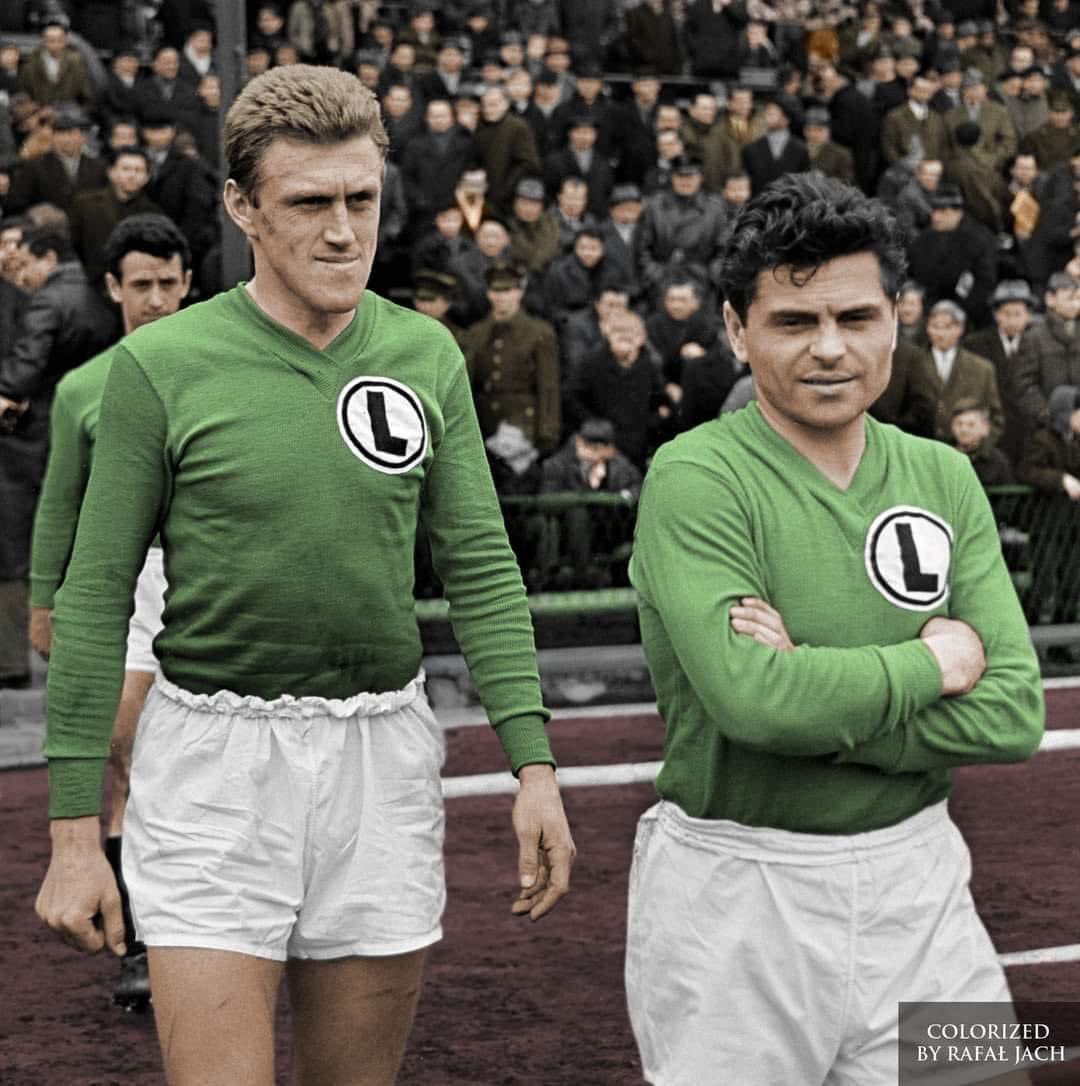 OldFootball11's tweet photo. #JacekGmoch and #LucjanBrychczy.
#Legia https://t.co/kWEyL6nU8H