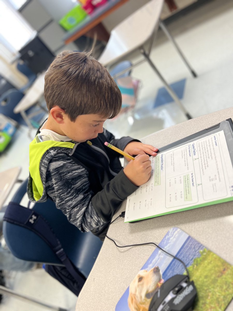 Original6Found's tweet photo. ✅ Math Homework Done = Happy Students + Happy Parents! #O6Afterschool students at Jonesville Elementary/Middle in #UnionCountySC are putting in the work! #afterschoolmatters https://t.co/y3xTBB2DWp