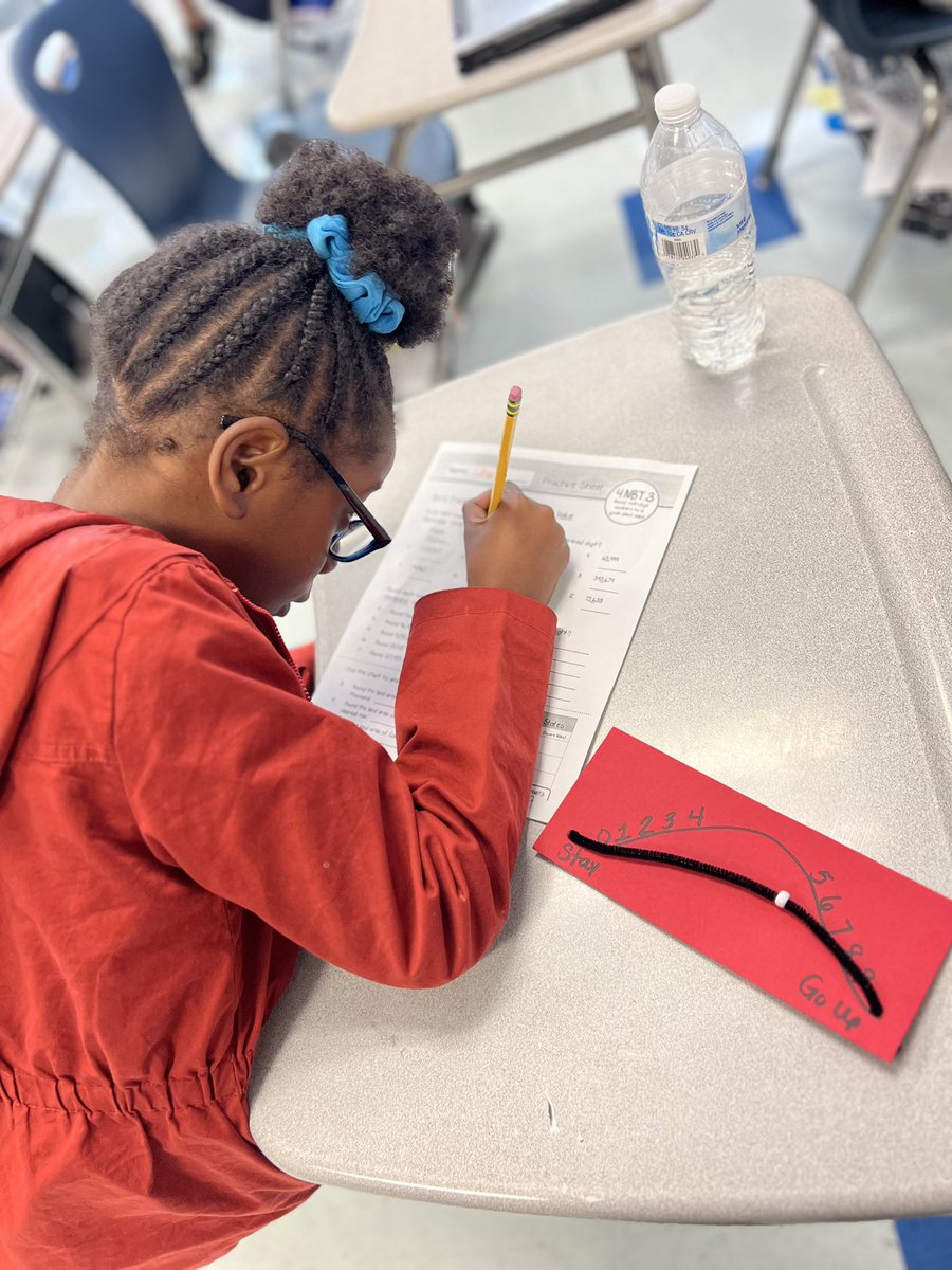 Original6Found's tweet photo. ✅ Math Homework Done = Happy Students + Happy Parents! #O6Afterschool students at Jonesville Elementary/Middle in #UnionCountySC are putting in the work! #afterschoolmatters https://t.co/y3xTBB2DWp