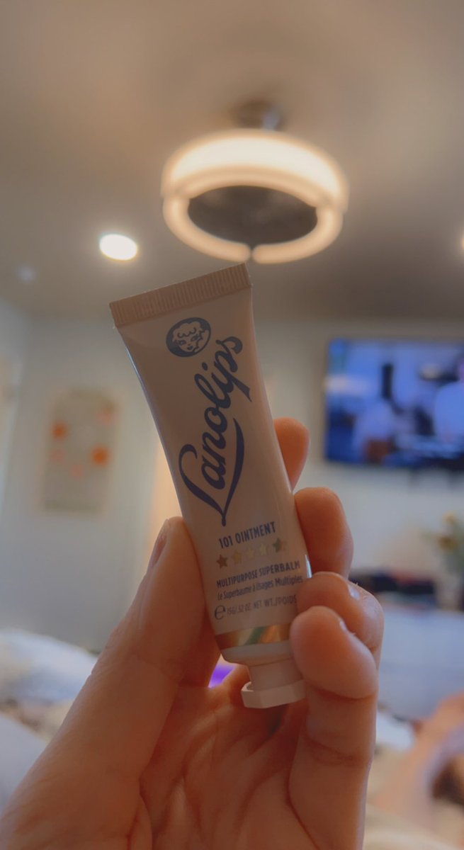 KayleeCaseFace's tweet photo. Been trying this new 101 ointment for about a month now. It’s a game changer for my lips! I’ve spent an embarrassing amount of money on lip ointments and all of them flopped. So the fact that this has made my lips hydrated and healthy has been heaven sent! #lanolips #101ointment https://t.co/sAo2oyjHnN