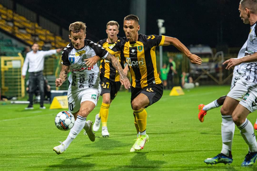 SandecjaNS's tweet photo. Korzystając w przerwy reprezentacyjnej ⚪⚫ nasz zespół w najbliższą sobotę o godzinie 1⃣2⃣:0⃣0⃣ w Katowicach rozegra grę kontrolną z tamtejszym GKS-em.

#Sandecja #NowySącz #BiałoCzarni #Sączersi #KATSAN #GKS #Katowice #fortuna1liga #PierwszaLigaStylŻycia https://t.co/VKsHqKgoDo