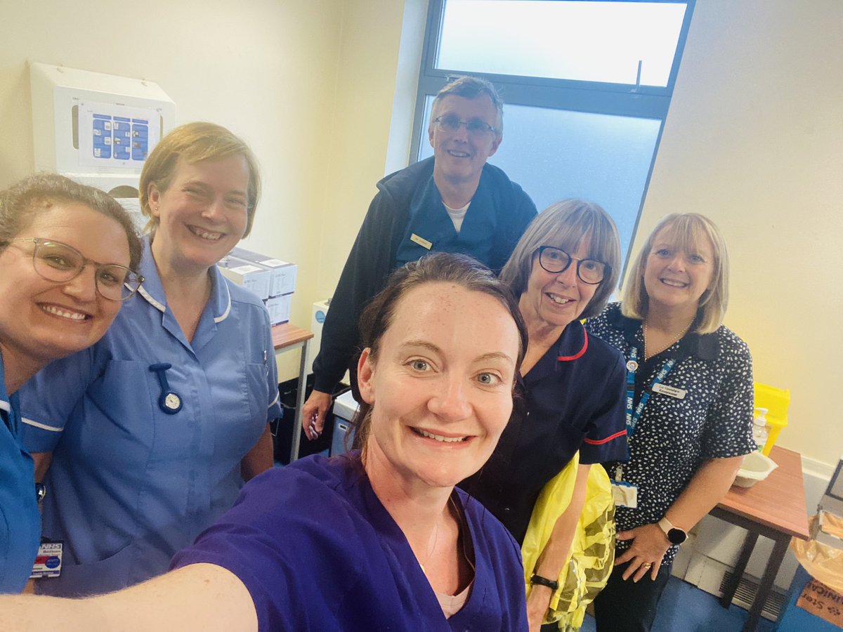 What a team. First #autumnbooster clinic today that I’ve led. Over 300 covid and 300 flu jabs given in 6 hours. Loved seeing all my elderly patients and getting them protected for winter. When #nhs does team work it does it 💯 🙌🙌👏 <a href="/greatermcr/">Greater Manchester Combined Authority</a> <a href="/CKhiroya/">Christine Khiroya 💙</a> <a href="/PH_Bolton/">Public Health Bolton</a>