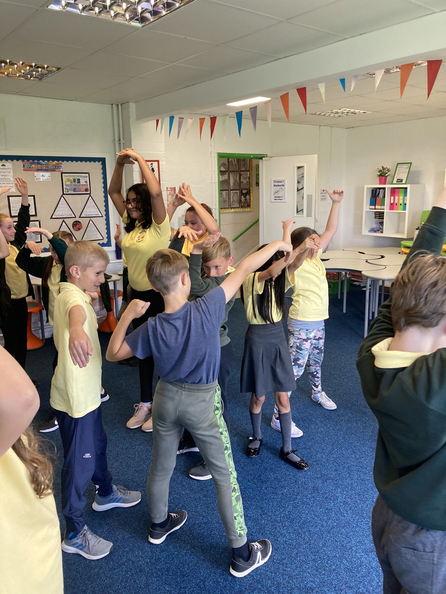 sthcpsbarry's tweet photo. #Narbeth Enjoying Real PE today, loving the moves! https://t.co/XcDA5BfRUg