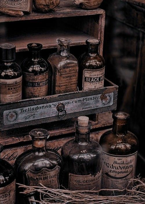 TheWill___'s tweet photo. @simpsdestax Tengo sueño

-dijo de excusa y miro una casa abandonada y se aserco, al entrar miro unas botellas viejas junto a unas monedas-

Que extraño https://t.co/2LdBEoJbbj