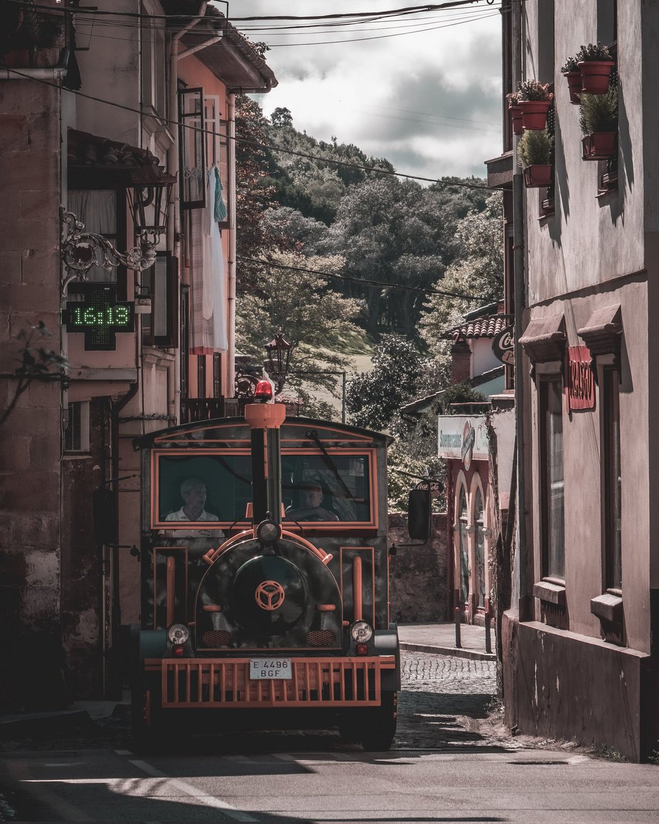 Una de las fotos en #comillas #cantabria. Pasajeros al treeeennn!!!!