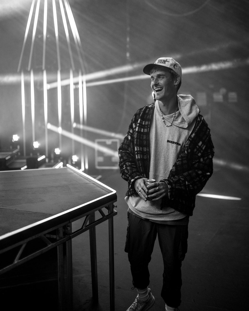 I’m so absolutely fkn in love w this GRiZ fam community. Y’all bring me SO MUCH joy. being able to do music as a job. Wtf… to this day am blown away that I get to do this… no words can accurately describe my gratitude 💜