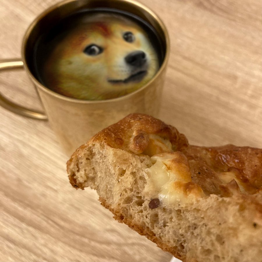 thedogebakery's tweet photo. Multigrain Doge Roll with Cheese #doge #DoOnlyGoodEveryday #bread #dogecoin #dogefam #meme #dogearmy #dogebakery #breakfast #bakery #multigrain #cheese #familymart #ファミリーマート https://t.co/jF19Kikyzh