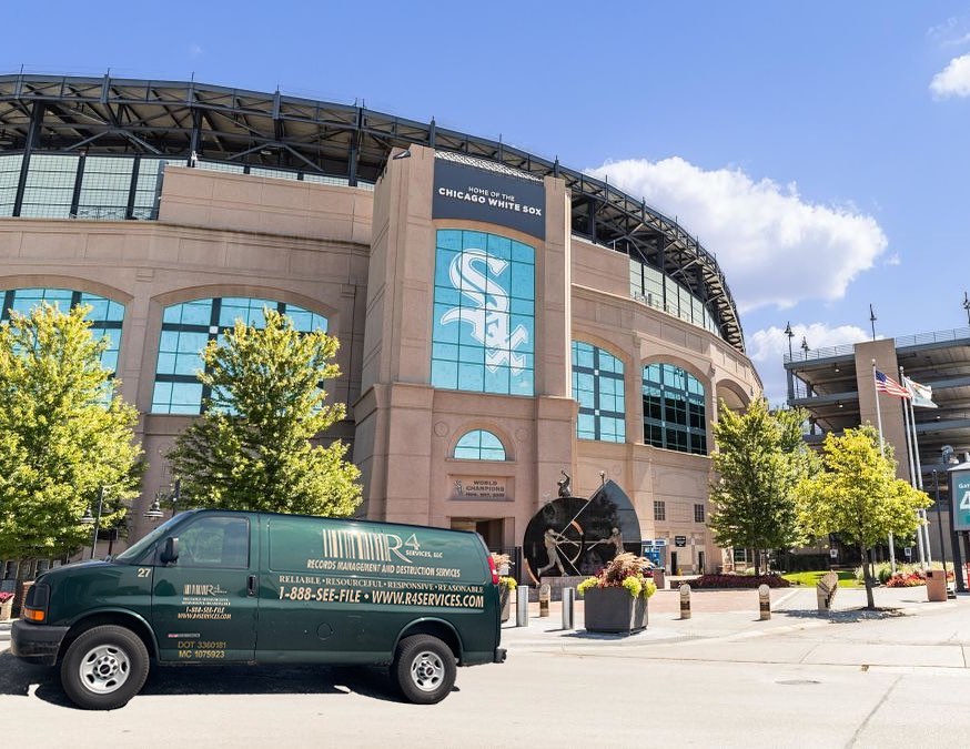R4Services's tweet photo. Donβt give up White Sox βΎοΈ You got this! πͺπ» @whitesox
What do you call our neighbor on 35th??
#Comiskey #TheCell #TheRate #GoGoWhiteSox #ChangeTheGame #Chicago #R4Services https://t.co/YOk5mOBMFW
