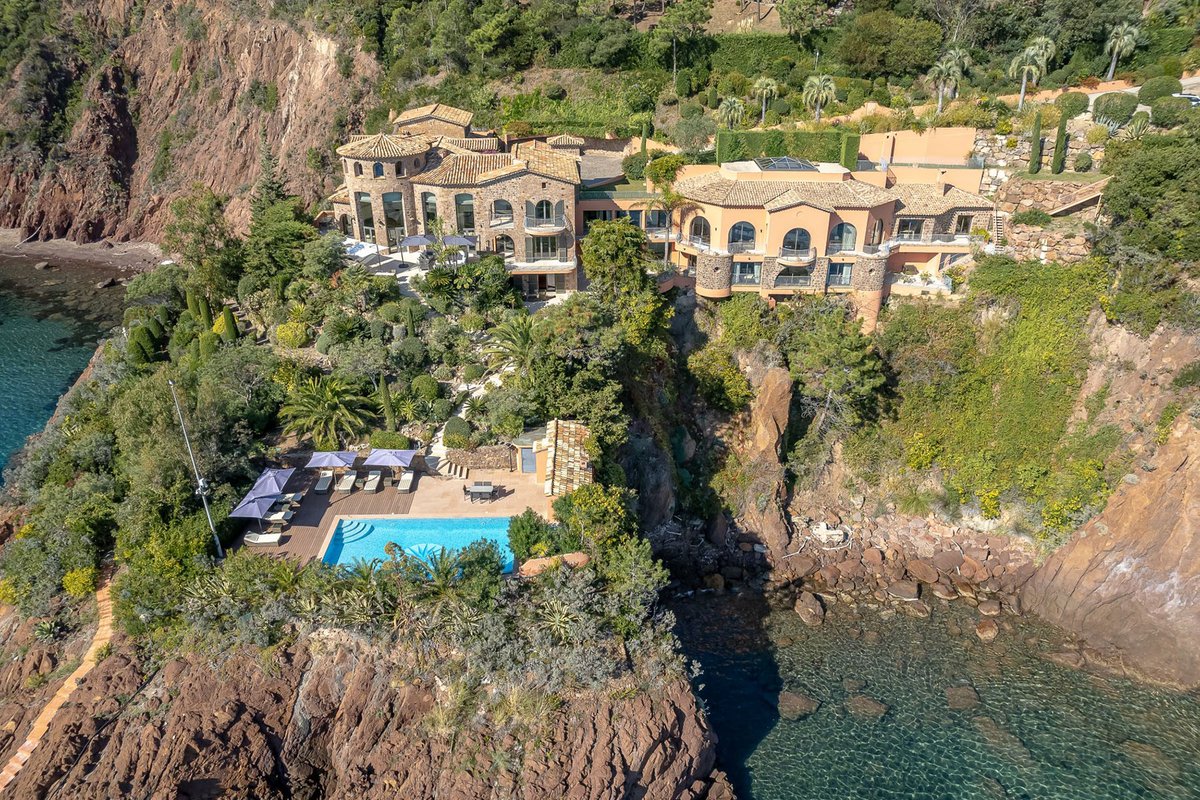 Ivester Jackson Christie's Real Estate (@ivesterjackson) on Twitter photo The pinnacle of luxury living: Top 5 mansions for sale now on the French Riviera. (<a href="/ChristiesHomes/">Christie’s Real Estate</a> affiliate spotlight in <a href="/JamesEdition/">JamesEdition</a> )
Wondering where to buy in the South of France? Here are some beautiful properties – with stunning locations to match.
ivesterjackson.co/frenchmansions The pinnacle of luxury living: Top 5 mansions for sale now on the French Riviera. (<a href="/ChristiesHomes/">Christie’s Real Estate</a> affiliate spotlight in <a href="/JamesEdition/">JamesEdition</a> )
Wondering where to buy in the South of France? Here are some beautiful properties – with stunning locations to match.
ivesterjackson.co/frenchmansions