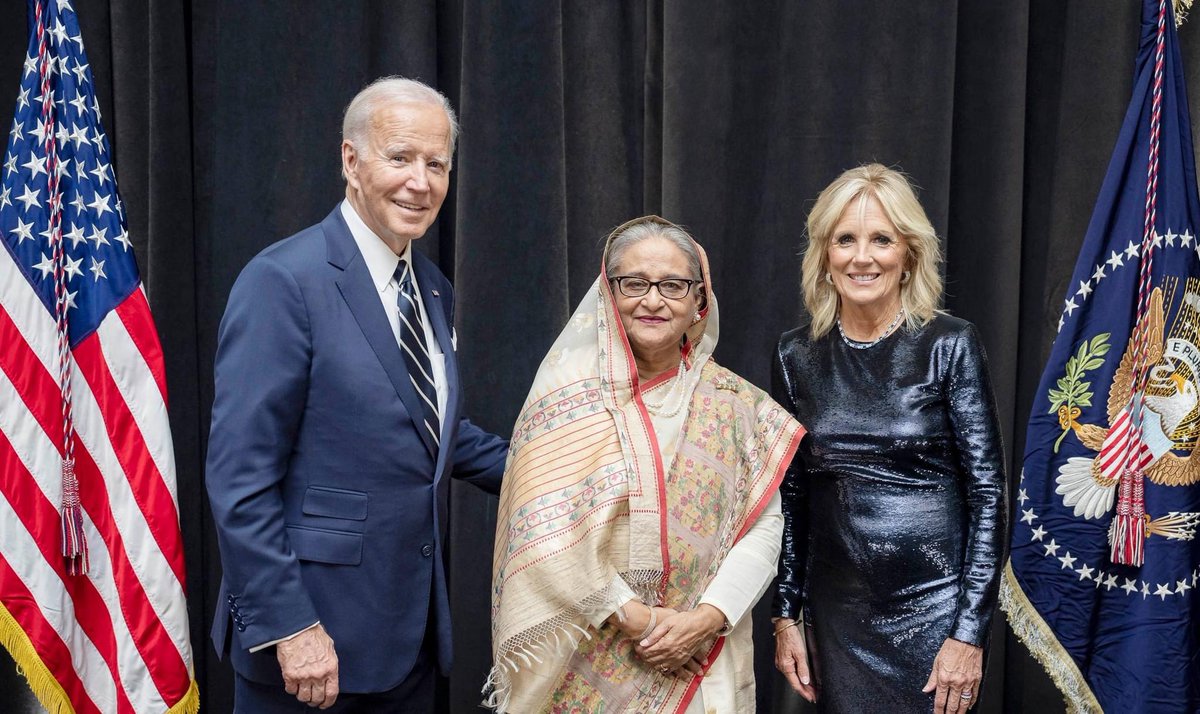AbdullaAlRafi88's tweet photo. Honorable Prime Minister Sheikh Hasina met the US President and his wife at the reception given by US President Joe Biden .
#UNGA #UNGA22 #USBangladeshRelations #SheikhHasina #JoeBiden https://t.co/7IEdJj4V7u
