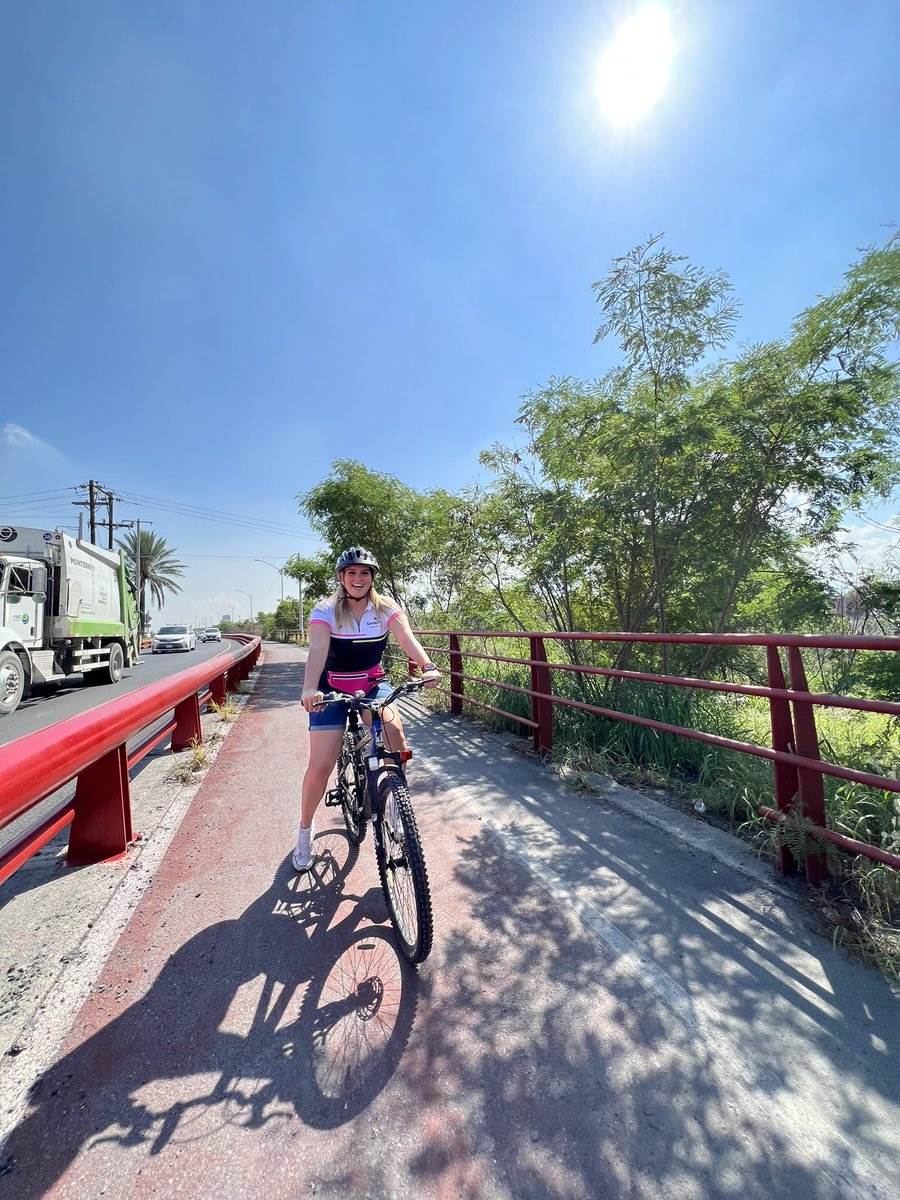 annagzz's tweet photo. De la casa al trabajo en Bici 🚲💚
#transporte #medioambiente #MobilityWeek #diasincoches #diasincoche #retosinauto #semanadelamovilidad #bici #bicicleta #cuidemosalplaneta #mueveteenbici #monterrey #nuevoleon #diputadalocal #salud #sostenibilidad #bikegirl #bikelife #speed https://t.co/MVjbgHnbIN