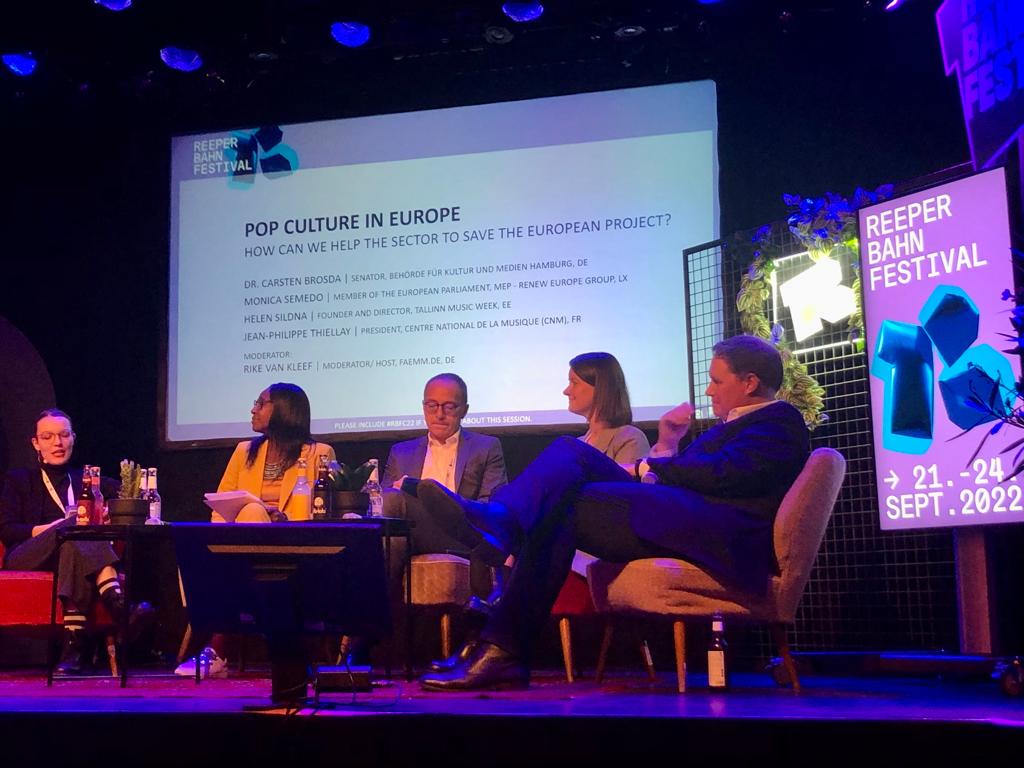 Helen Sildna tweet media