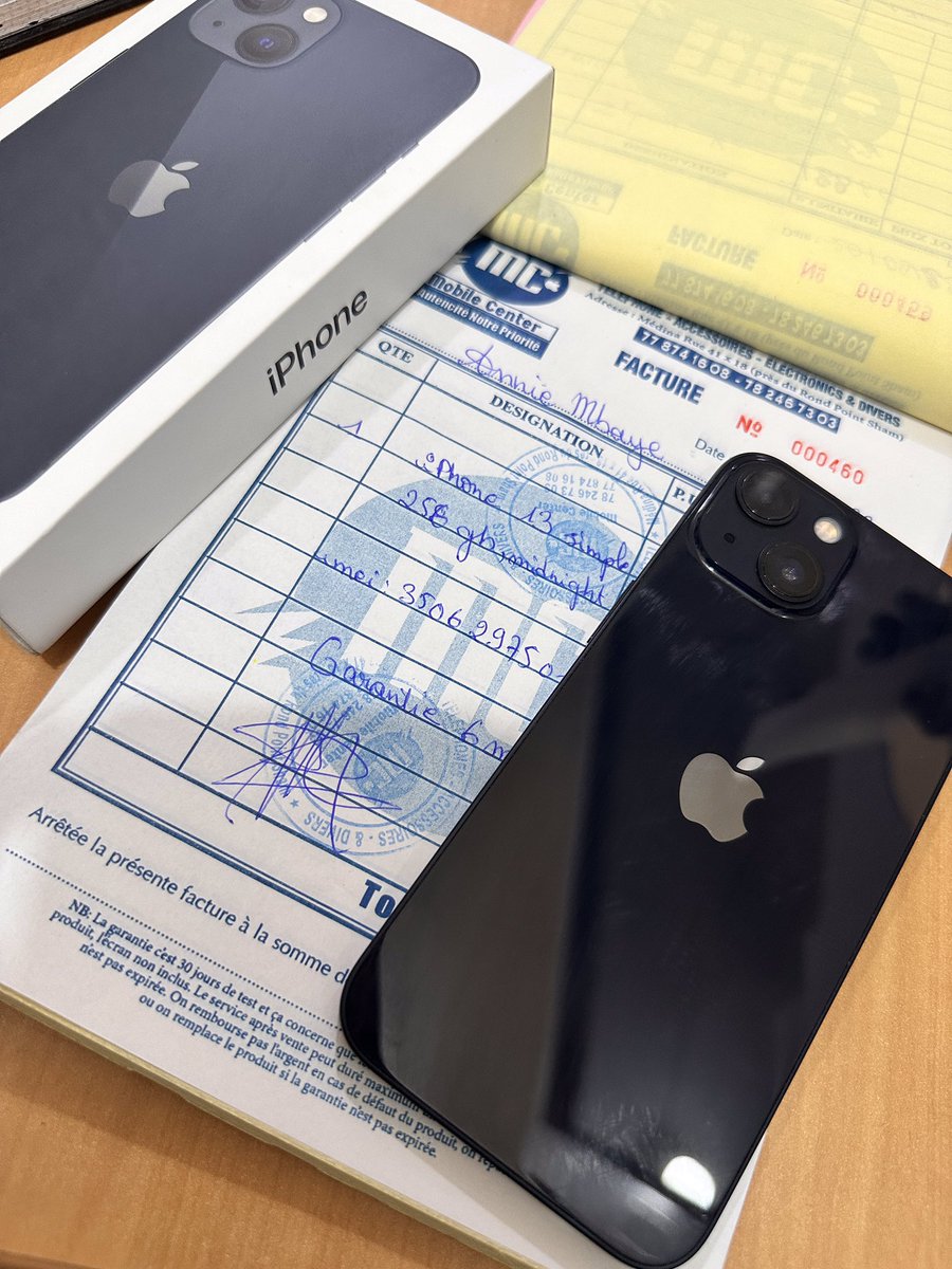 mobile_center_'s tweet photo. Une nouvelle cliente satisfaite 🔥🔥
Original la lale du leinéne
13 simple 256gb https://t.co/RYGiFZZGSK