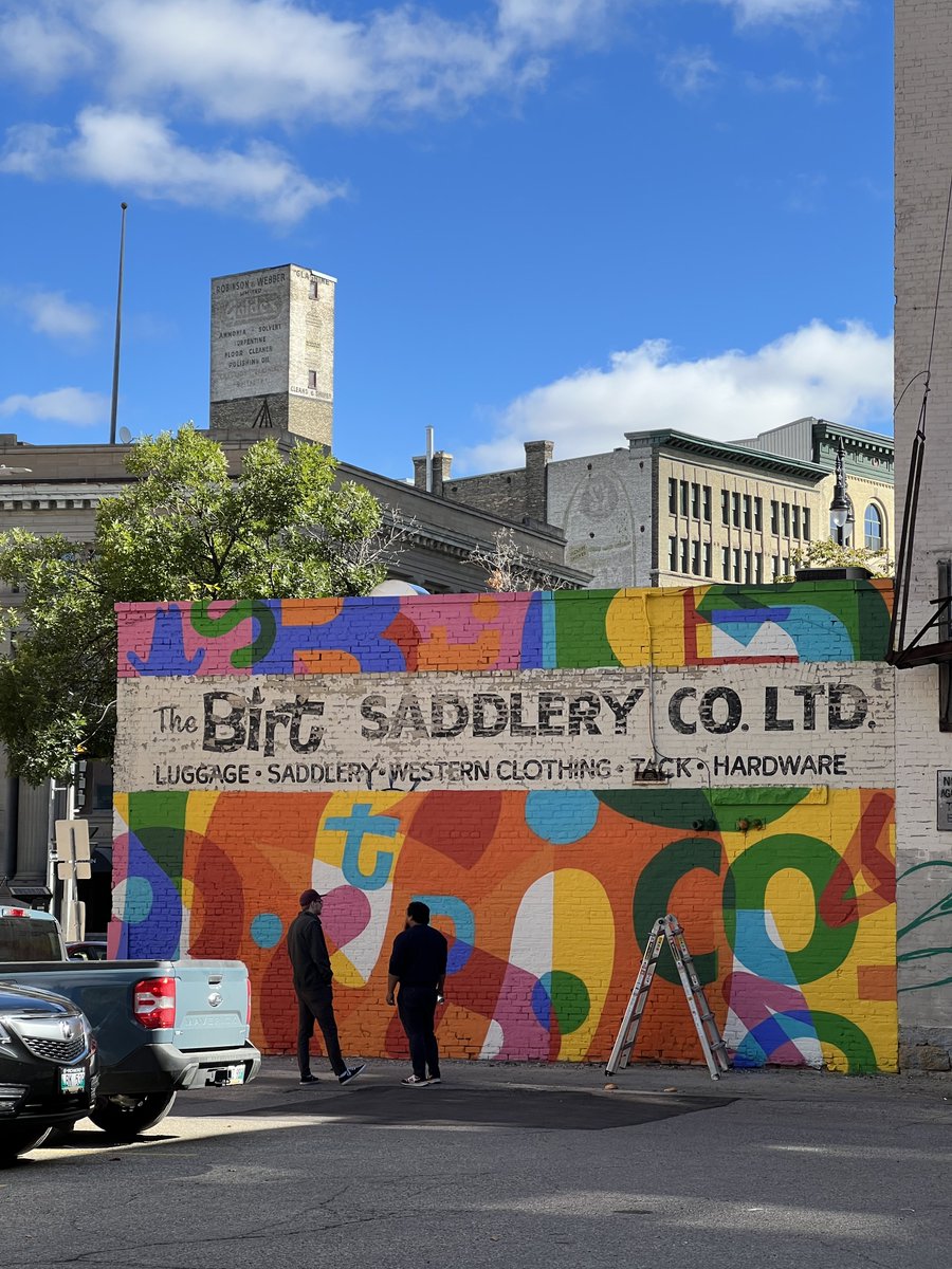 michaeljpblatz's tweet photo. new mural in the exchange district #winnipeg #publicart #mural #streetphotography https://t.co/t2lGJseToT