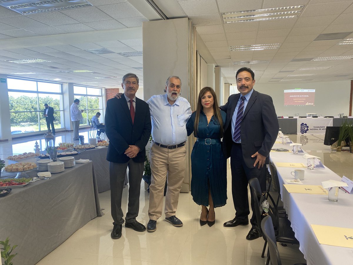 aechavez_betty's tweet photo. Participando en la Gira Nacional y Mesas Territoriales de Impulso a la Economía Social y Solidaria (NODESS).
Impulsado por el Sector Educativo Región Frontera Norte.
#UTParral
#LaUniversidadDeTodos https://t.co/1wVug44mt3