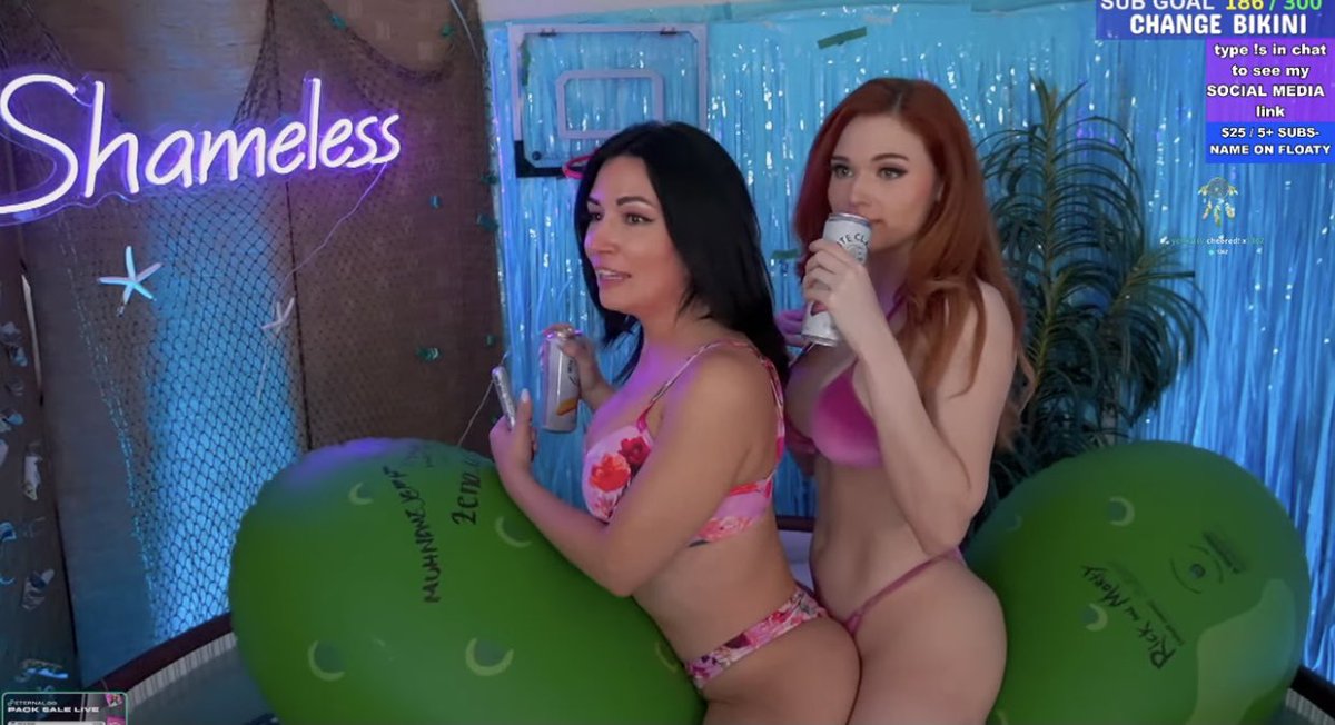 sapzy_'s tweet photo. @luminarryyy @NameName203837 @ZooMaa @Censor @brookeab Who’s showing off their body more? The girl having sex or the girls in the hot tub? https://t.co/If1PQaEGIR