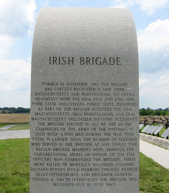 IrishAmericaMus's tweet photo. The #IrishBrigade included 63rd, #Fighting69th & 88th NY Volunteer Regiments, almost all of #Irish descent. At #Antietam, every color bearer & many officers were shot down. #SunkenRoad was lined with so many dead rebels it was called “Bloody Lane.” The casualties were staggering. https://t.co/9HmpYVlear