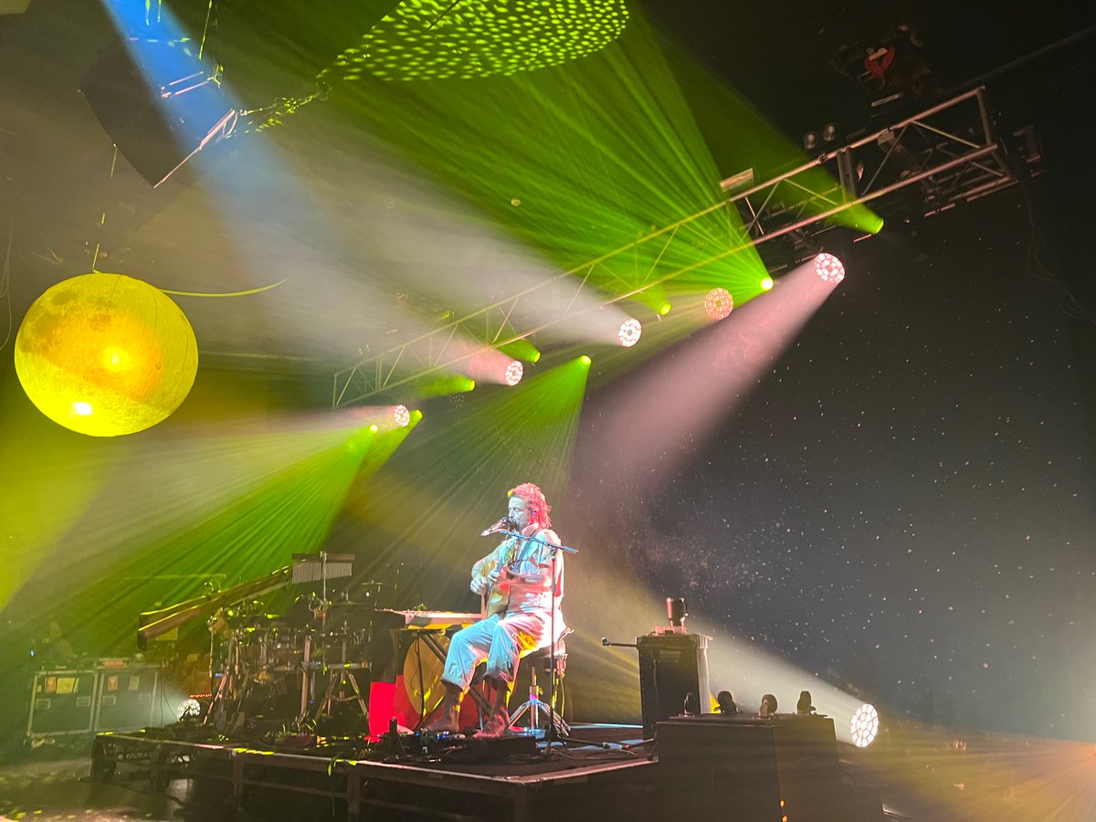 DoWhatYouLoveXx's tweet photo. What a night. I have written all my books to the soundtrack of this man’s voice and music. I have felt every note and drum beat in every cell in my body. Standing in the front row as he performed live was something else.✨😭🎶❤️ #xavierrudd #respectcreation https://t.co/9CqQiC3D4q