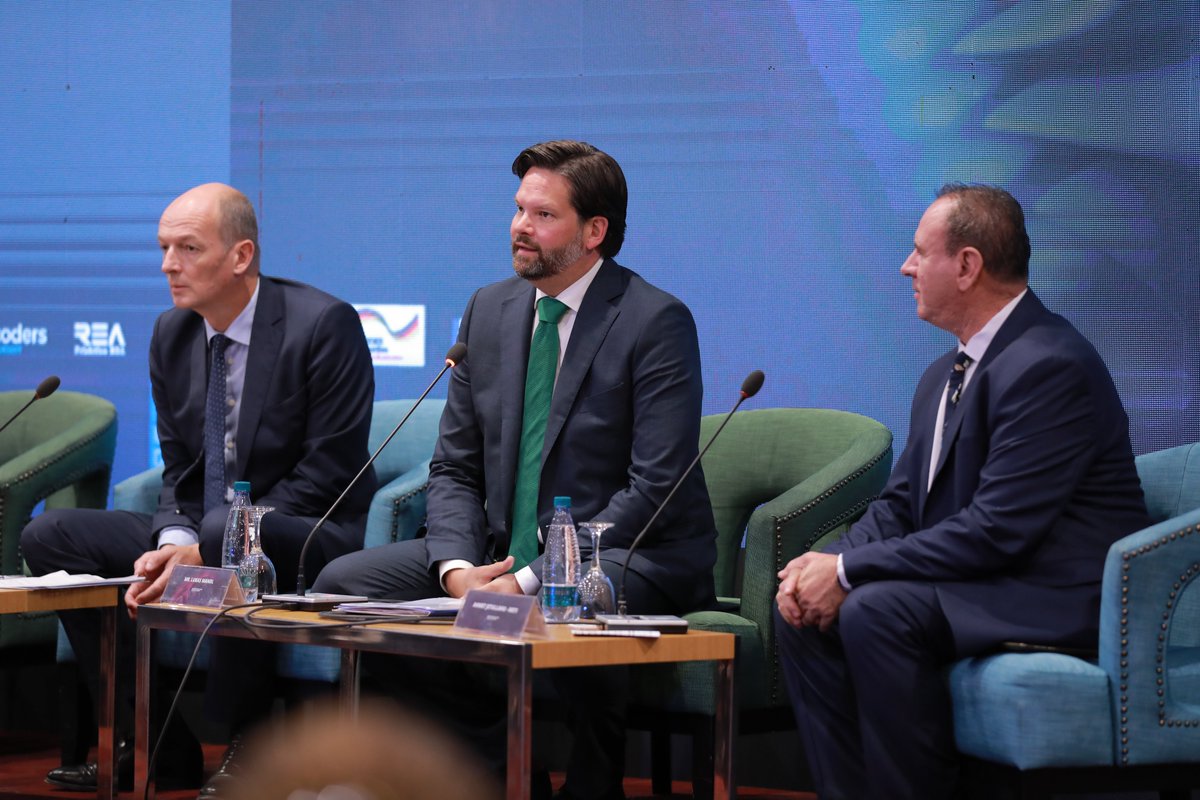 DigitalSummitWB's tweet photo. Lukas Mandl, Member of the European Parliament paves our way into digital diplomacy.
“The Western Balkans could become something like the ‘Silicon Valley’ of Europe”, was his message to the audience.

#WesternBalkansDigitalSummit #DigitalSummitPrishtina2022 https://t.co/0kAoQuYKR2