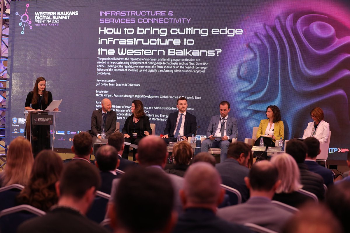 DigitalSummitWB's tweet photo. “How to bring cutting edge infrastructure to the western Balkans?”, was the center of today discussion between Jan Dröge, Nicole Klingen, Artane Rizvanolli, Admirim Aliti, Marash Dukaj, Enkelejda Muçaj and our guests.
#WesternBalkansDigitalSummit #DigitalSummitPrishtina2022 https://t.co/03GwIvC2Xe