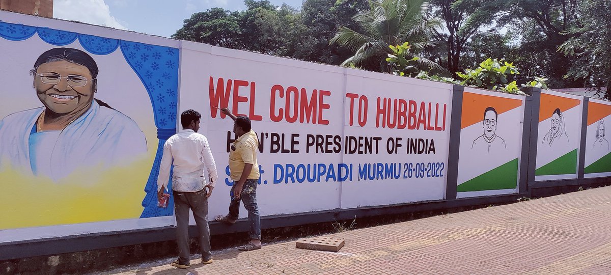 HoneysudanK's tweet photo. For the arrival of President Smt Draupadi Murmu @rashtrapatibhvn  to #Hubblli, city is decked up like a bride. 💫
Welcome 🙏💐 @HdmcHubliDwd @CMofKarnataka https://t.co/yYBLah25Bh