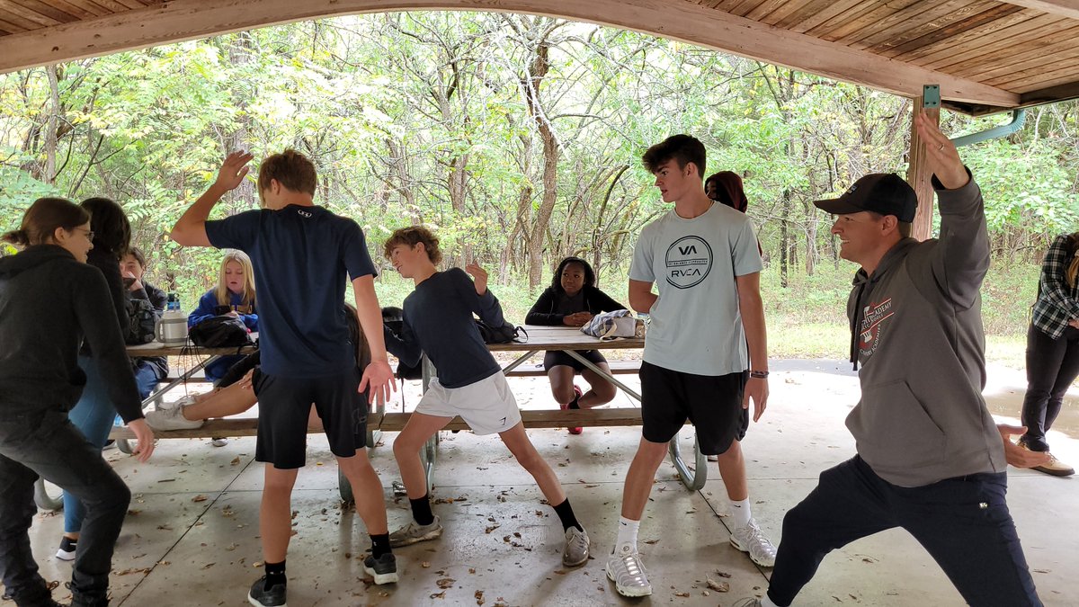 OlatheCivicLead's tweet photo. Warming up after lunch with a friendly game of ninja! #timberridge @HawkNationOE @oemrsfrancis @Olathe21st https://t.co/A5qjWkBtUW