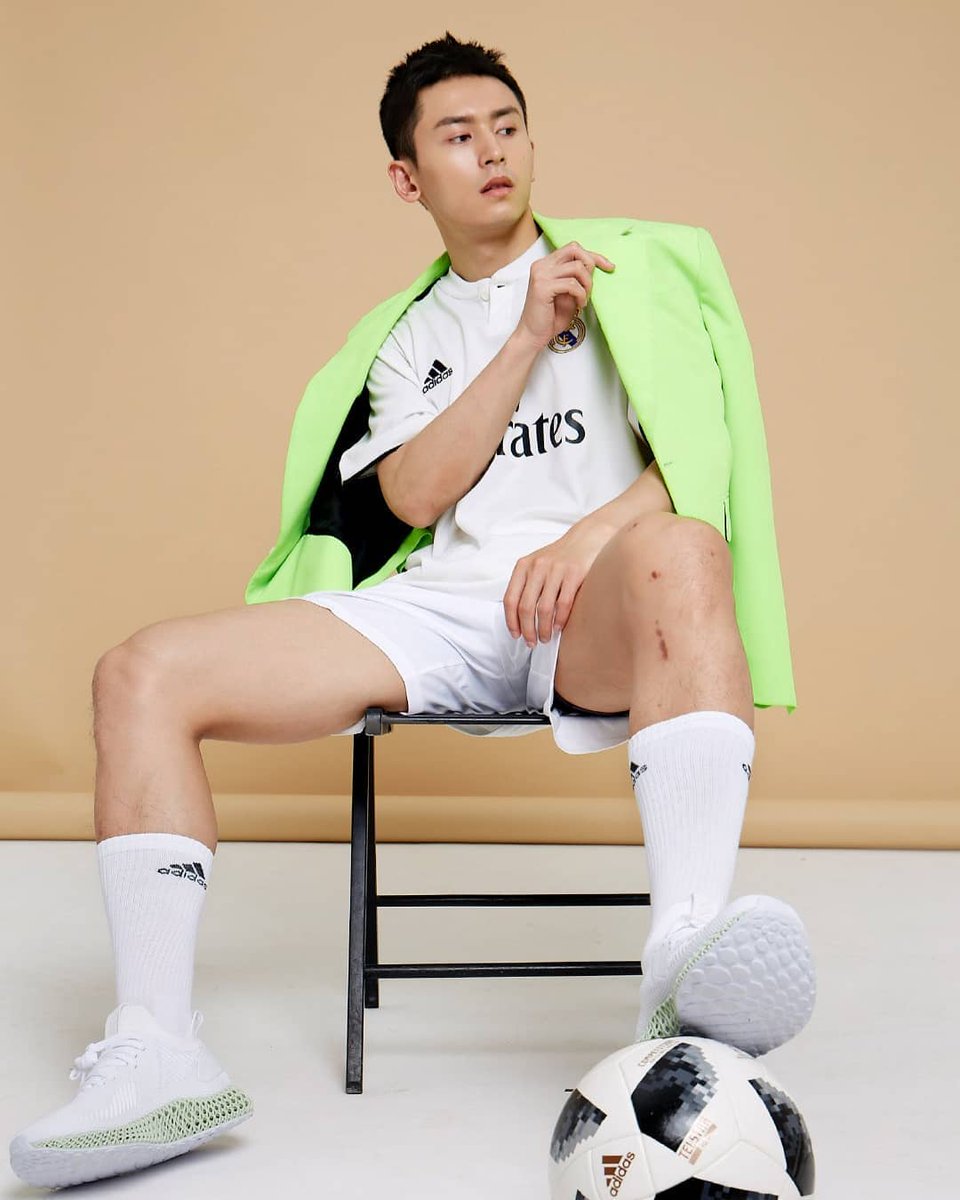 Red_Moon12's tweet photo. #D406 Esperando a Zhang Zhe Han siempre!!! โค๏ธโค๏ธโค๏ธ
@ๅผ ๅฒ็็ฏๅญ โโโ#DontGiveUp #spreadlovexzzh #ZhangZheHan #ๅผ ๅฒ็ ๐ #ๅๅผบ ๐๐ผ#bringhimback https://t.co/EXnnjTbZC9