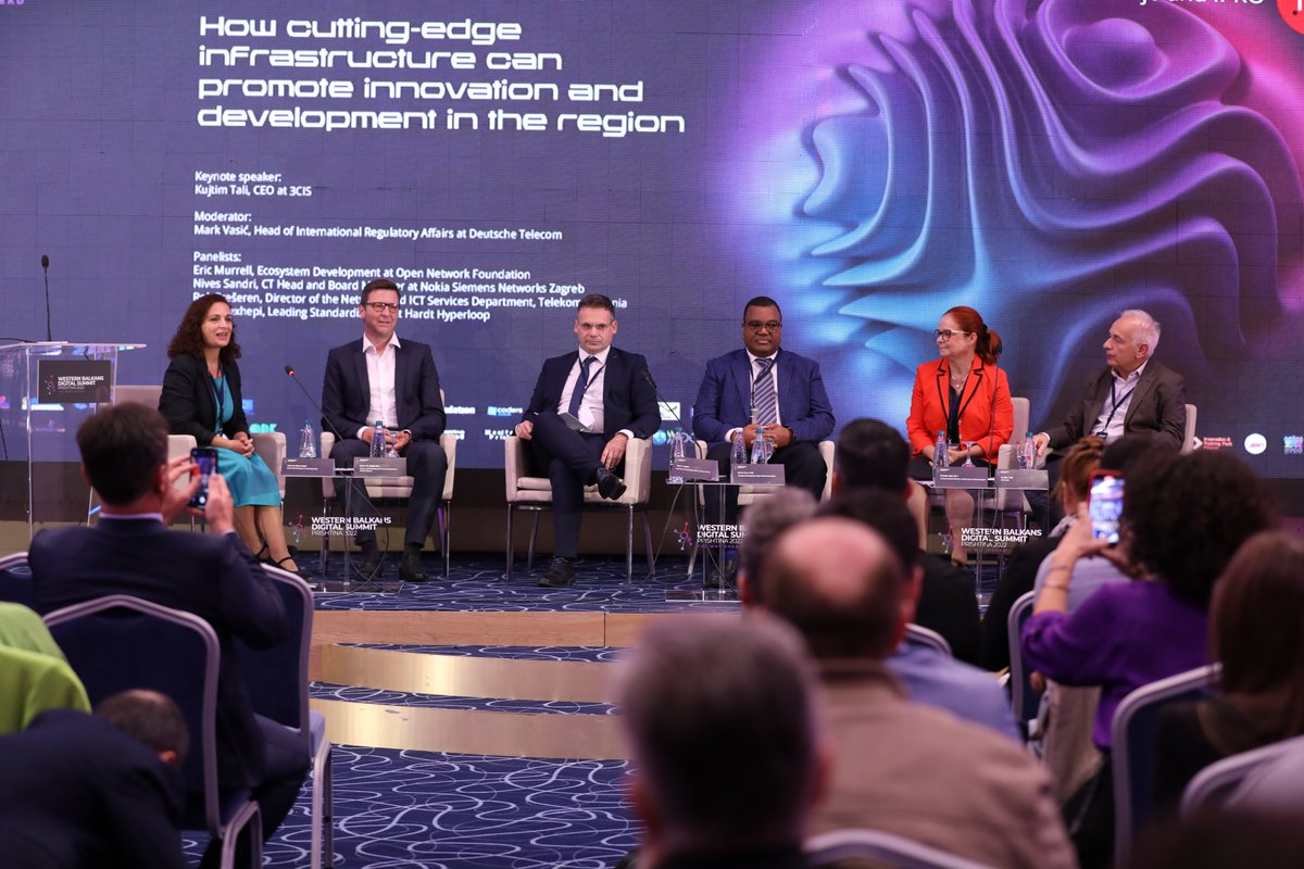 It was made clear especially during the discussion “How cutting-edge infrastructure can promote innovation and development in the region” that development of innovative services and solutions is vital for the economic growth and prosperity of the Western Balkans.