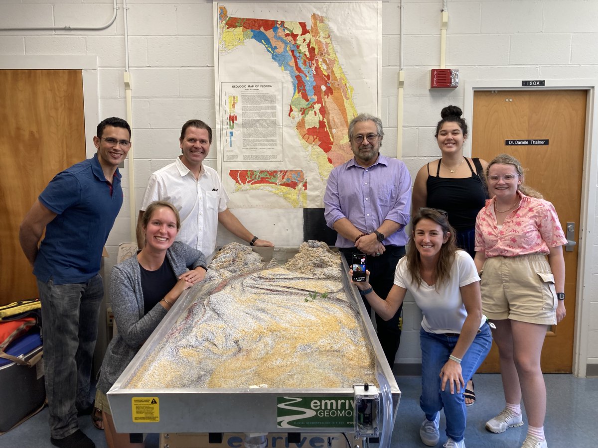 UFgeomorph's tweet photo. It was again a pleasure to welcome Dr. Bianchi's GLY 6738 Estuarine Systems class into the Geomorph lab to discuss the effects of climate and tectonics on fluvial systems via the @EmriverModel stream table. https://t.co/co7ELGtEjq