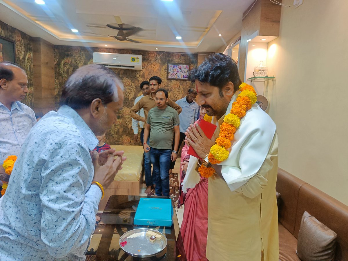 manojsharma_bjp's tweet photo. आज वार्ड नं-13 से मेरे कर्मठ पार्षद साथी प्रिय श्री @Vipinshivhare जी ने उनके निवास पर आत्मीय स्वागत किया।

आपके परिवार एवं मित्रों द्वारा दिए गए अपार प्रेम एवं सम्मान के लिए आप सभी का हृदय से आभारी हूं। https://t.co/pm5xi5PYio