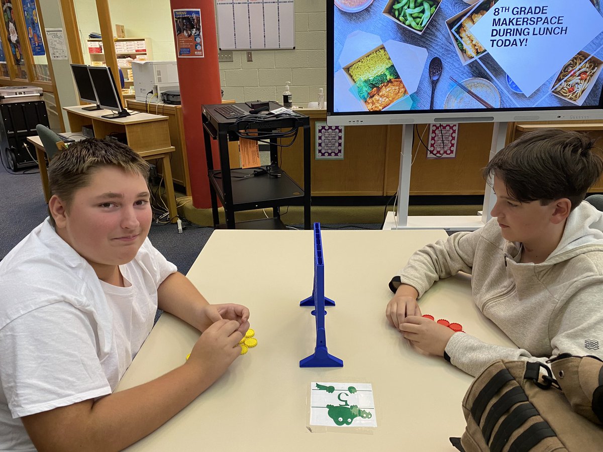 PPMS_media's tweet photo. 8th grade Makerspace had a big turnout today during lunch! https://t.co/xDmE0XOG8x