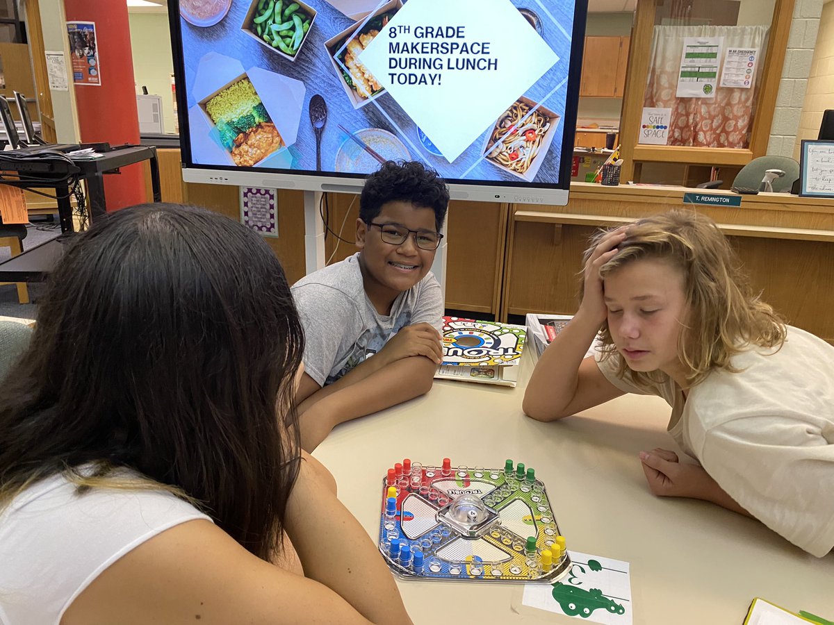 PPMS_media's tweet photo. 8th grade Makerspace had a big turnout today during lunch! https://t.co/xDmE0XOG8x