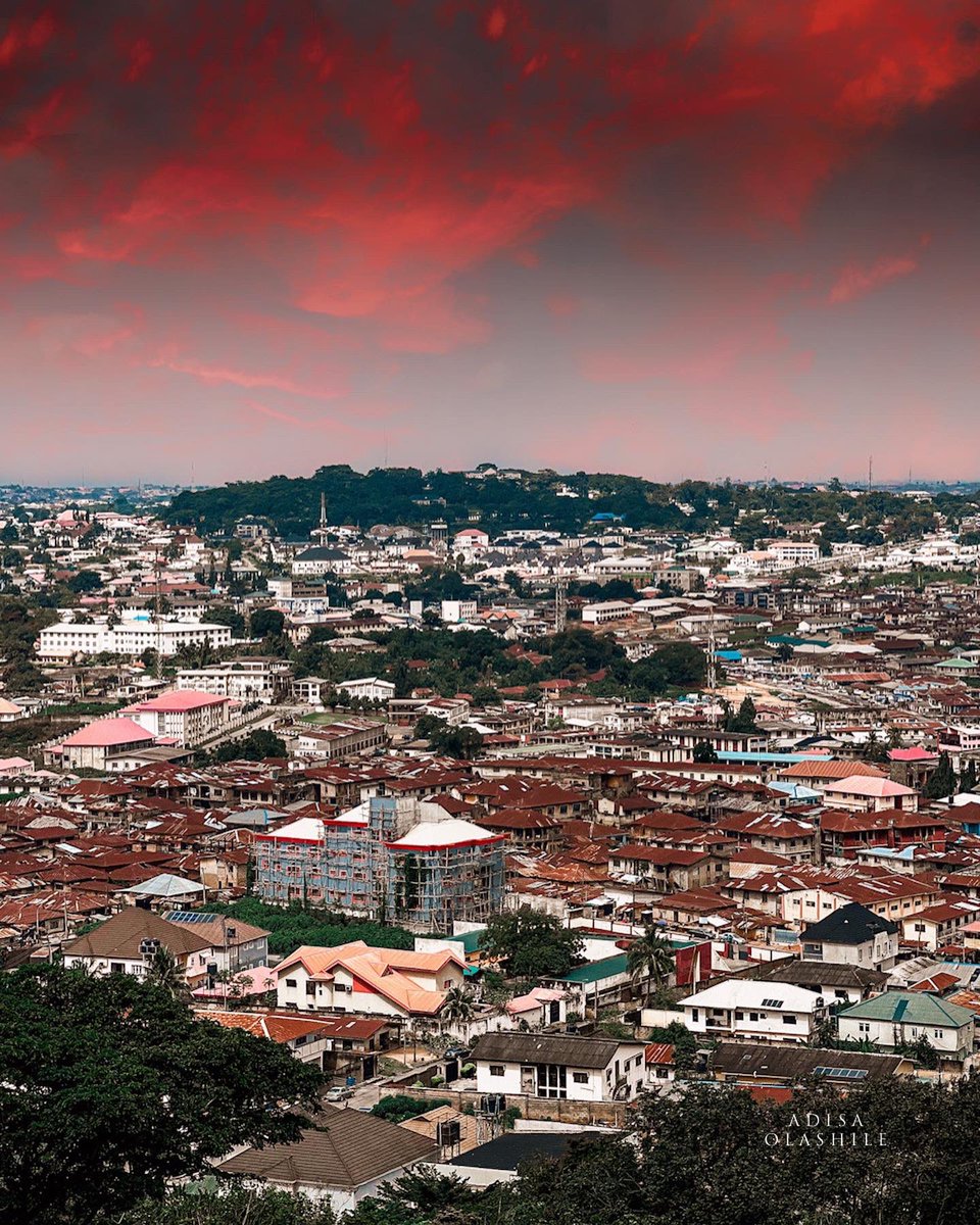 adisaolashile's tweet photo. I have always wanted to take pictures of the
whole Ibadan but since I don't have drone yet ...
... Well there's this Bower's Tower in Ibadan, made me achieve this with just
#200 entry fee .
Here's the Beauty of Ibadan, I hope you all love it https://t.co/metn2kbwLR