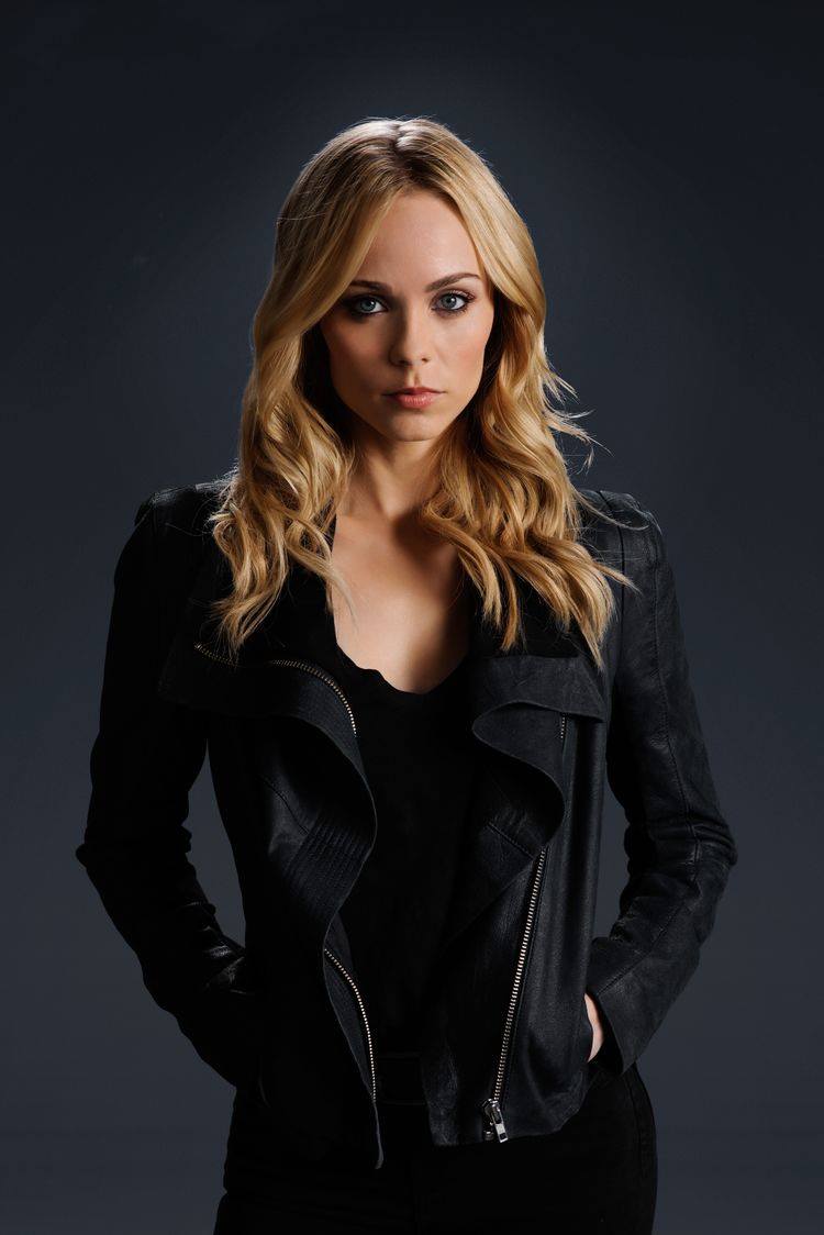 Happy Birthday to Laura Vandervoort! 