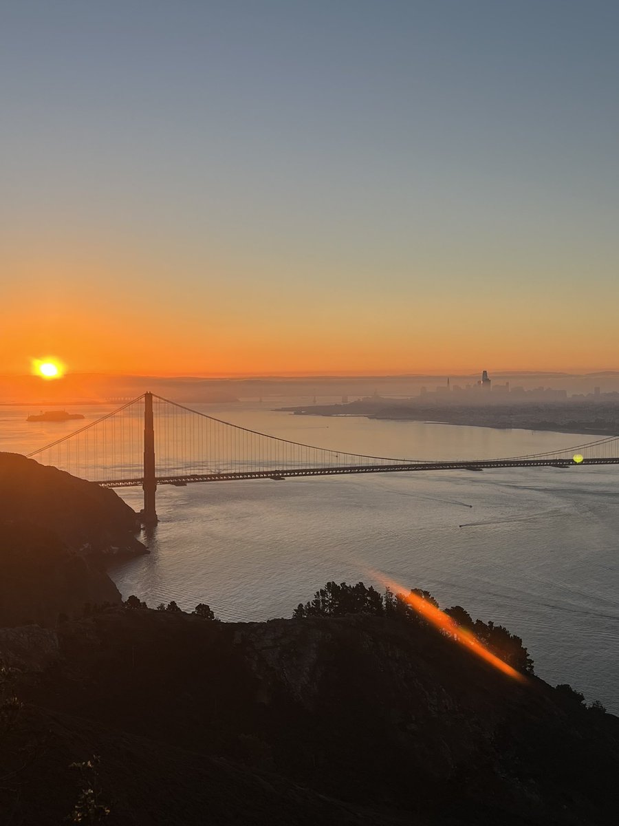 biked to the top of hawk hill and caught the sunrise this morning with <a href="/derrickhho/">Derrick Ho</a> and our colleague Kyle. taking advantage of nice weather and no wind. indian summer is making its presence felt in SF