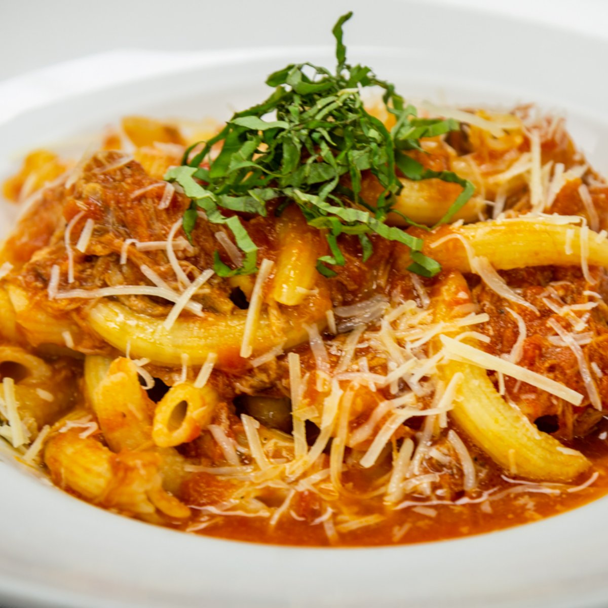 vingenzos01's tweet photo. Nothing stops a growling stomach like a plate full of fresh pasta. Swing by for lunch to put your hunger to rest. https://t.co/a3i5m6ni7Z