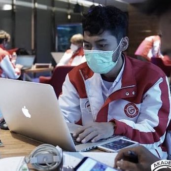 AryopetJR tweet media