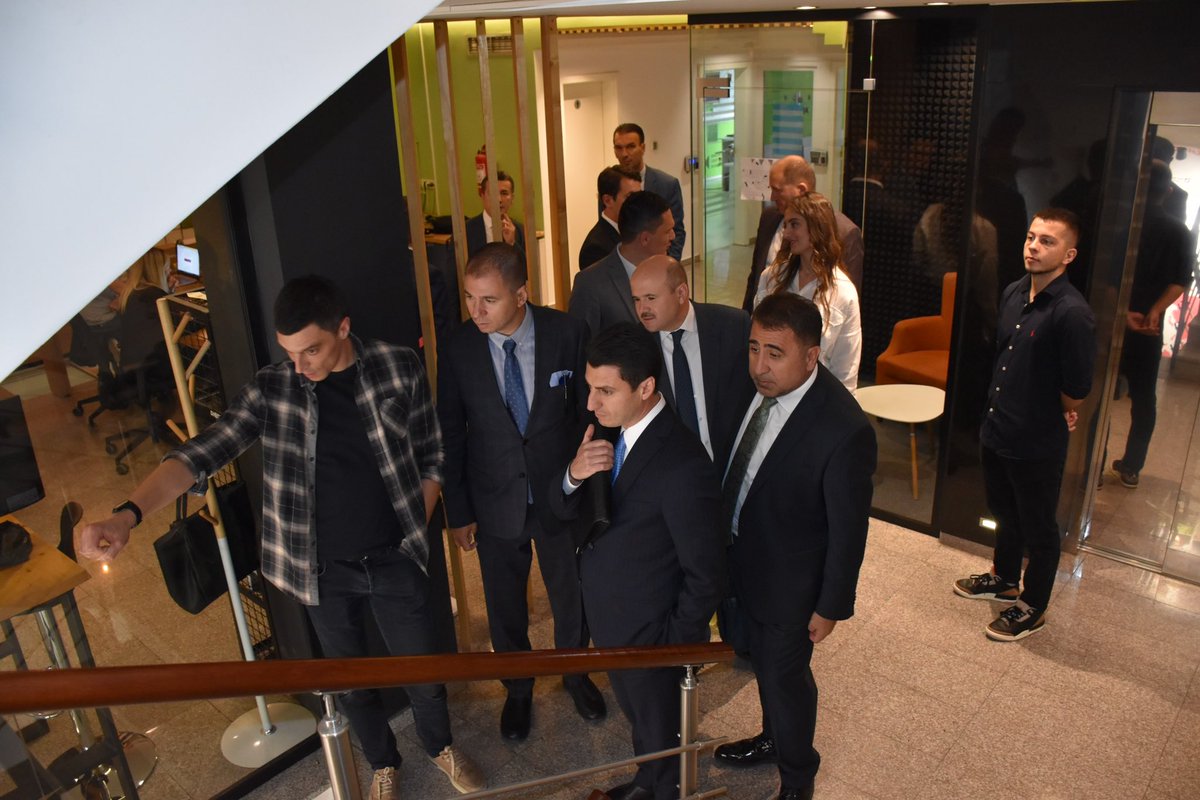 .<a href="/TCSanayi/">Sanayi ve Teknoloji Bakanlığı</a> önderliğinde ve Kosova Bölgesel Kalkınma Bakanlığı ev sahipliğinde üç gündür Kosova’dayız. <a href="/CyberparkTGB/">Bilkent CYBERPARK</a> <a href="/TGBDernegi/">TGBD</a> <a href="/Tika_Turkiye/">TiKA</a> <a href="/TIKA_Kosova/">TiKA in Kosovo</a> @Tubitak_Martek